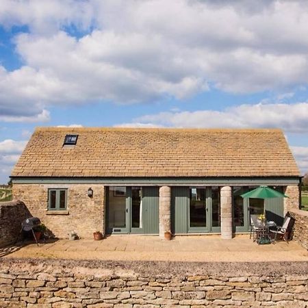 Secluded Romantic Cotswolds Barn - Sleeps 2 To 4 - Near Cirencester - Dog Friendly Villa Kemble Exterior foto