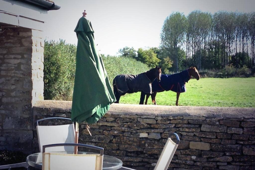 Secluded Romantic Cotswolds Barn - Sleeps 2 To 4 - Near Cirencester - Dog Friendly Villa Kemble Exterior foto