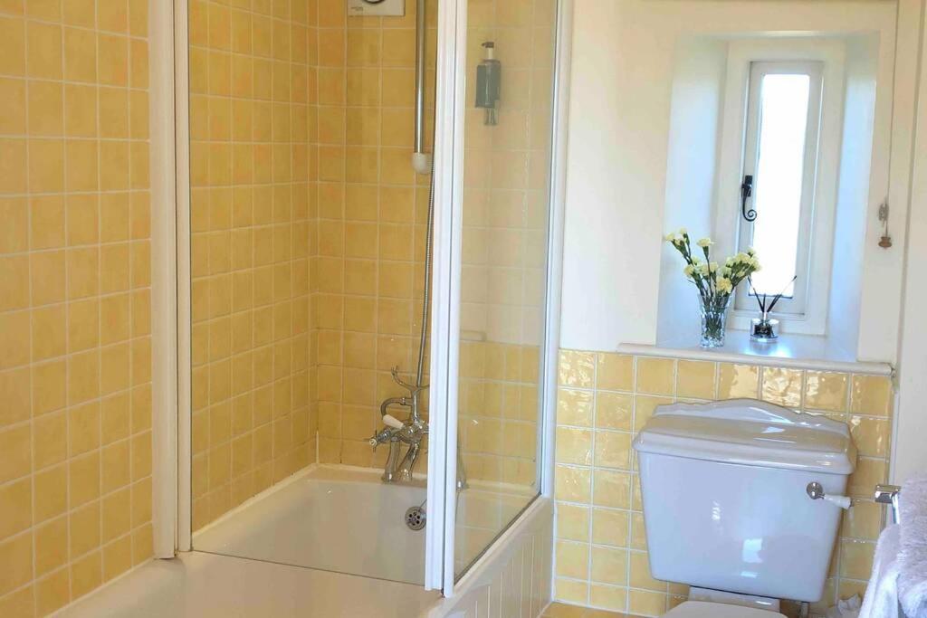 Secluded Romantic Cotswolds Barn - Sleeps 2 To 4 - Near Cirencester - Dog Friendly Villa Kemble Exterior foto